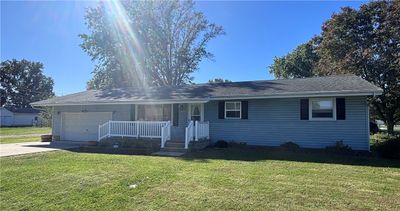 400 S 8th Street, House other with 3 bedrooms, 1 bathrooms and null parking in Altamont IL | Image 2