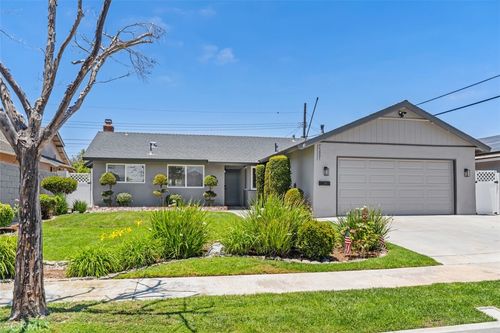 15881 Pilgrim Cir, Huntington Beach, CA, 92647-2869 | Card Image