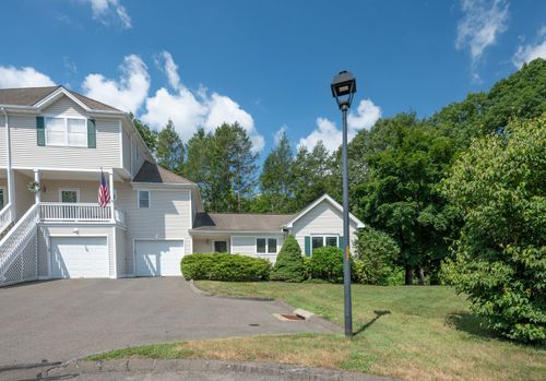 8-8 Trout Brook Cir, Newtown, CT, 06470-2650 | Card Image