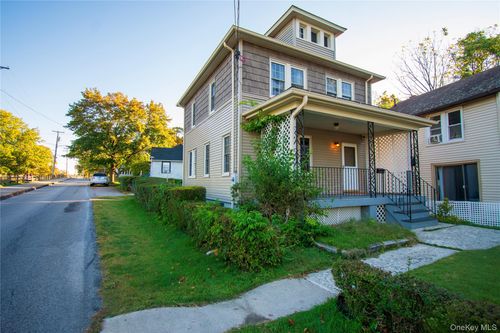 93 Kent St, Beacon, NY, 12508-2039 | Card Image