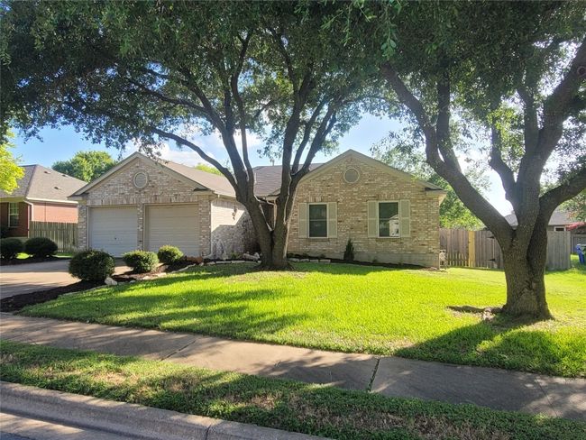 Front of house | Image 13