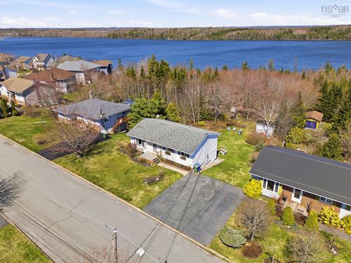 47 Stratford Dr, Dartmouth, NS, B2V2M7 | Card Image