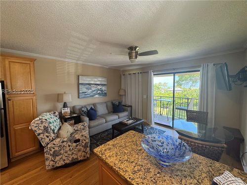 apt-c232-40 Folly Field Rd, Hilton Head Island, SC, 29928-6852 | Card Image