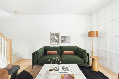 107 Hiltz Avenue, Toronto, ON, M4L2N7 | Card Image