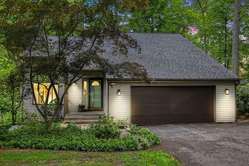 337 Horseshoe Ct, Plainwell, MI, 49080-9111 | Card Image