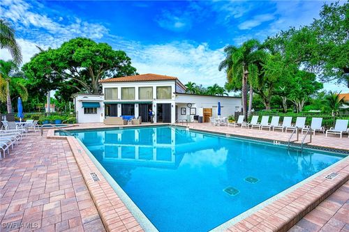 o305-586 Beachwalk Cir, NAPLES, FL, 34108-7734 | Card Image
