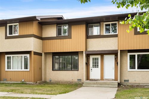 2807 7th Ave E, Regina, SK, S4N5N2 | Card Image