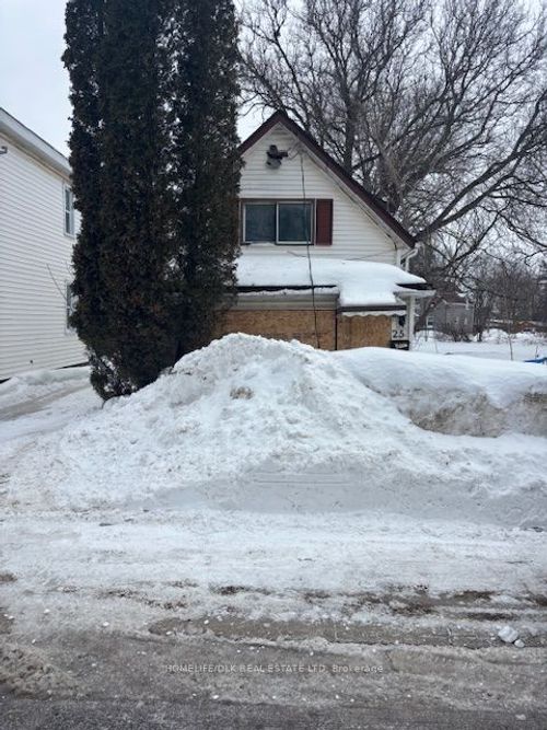 25 Montague St, Smiths Falls, ON, K7A2M2 | Card Image