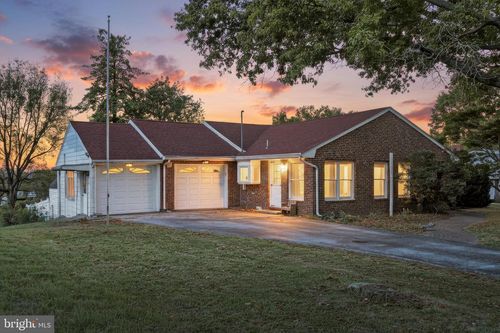 2960 Starfire Dr, YORK, PA, 17403-9747 | Card Image