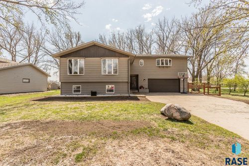 107 W Willow St, Beresford, SD, 57004-2412 | Card Image