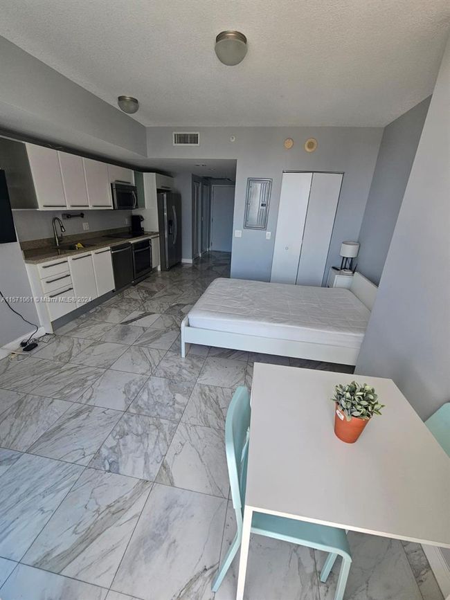 APT-2606 - 185 Sw 7 Th St, Condo with 0 bedrooms, 1 bathrooms and null parking in Miami FL | Image 13