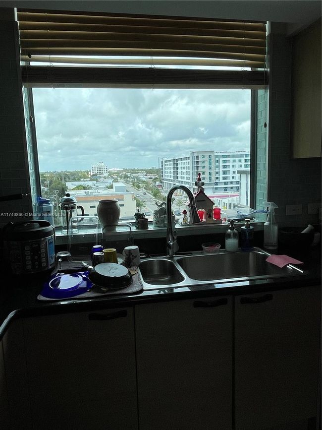 APT-501 - 140 S Dixie Hwy, Condo with 3 bedrooms, 2 bathrooms and null parking in Hollywood FL | Image 5