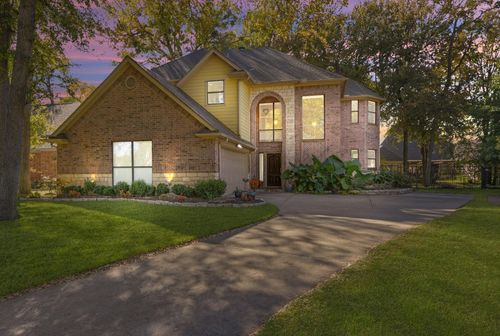 5905 Riverbend Pl, Fort Worth, TX, 76112-1063 | Card Image