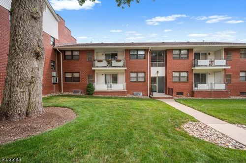 f5-1300 Rock Ave, North Plainfield, NJ, 07060-3515 | Card Image