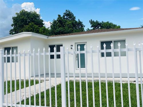 1145 Nw 25th St, Miami, FL, 33127-4027 | Card Image