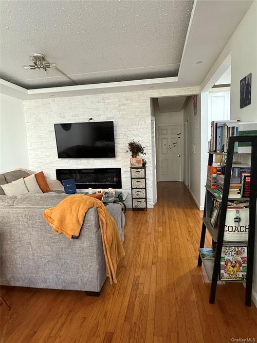 9b-808 Brook Ave, Bronx, NY, 10451-4673 | Card Image