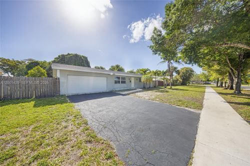 1320 Nw 72nd Ave, Plantation, FL, 33313-5338 | Card Image