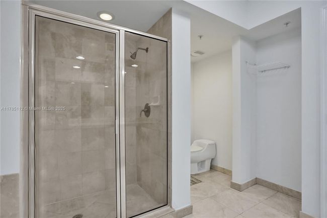 APT-2503 - 15051 Royal Oaks Ln, Condo with 3 bedrooms, 3 bathrooms and null parking in North Miami FL | Image 33