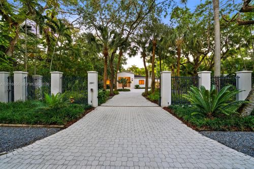 2841 Emathla St, Coconut Grove, FL, 33133-3246 | Card Image