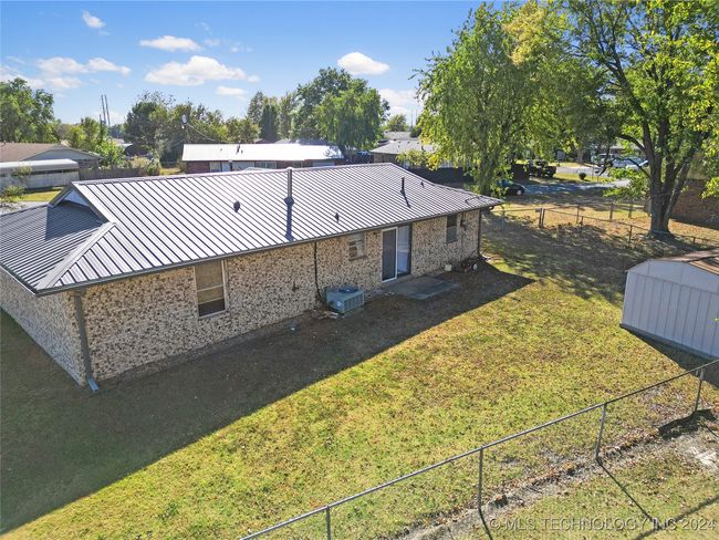 1421 S Hayes Ave, House other with 3 bedrooms, 2 bathrooms and null parking in Wagoner OK | Image 6