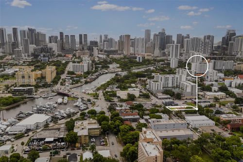 818 Nw 3rd St, Miami, FL, 33128-1386 | Card Image