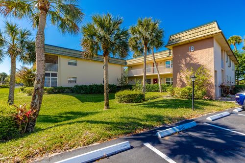 205-18 Vista Gardens Trl, Vero Beach, FL, 32962-0782 | Card Image