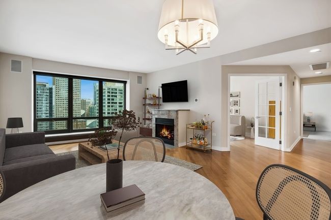 APT-3102 - 130 N Garland Ct, Home with 3 bedrooms, 2 bathrooms and null parking in CHICAGO IL | Image 5