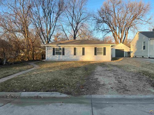 833 Sw Parkview St, Topeka, KS, 66606-2019 | Card Image