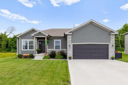 1203 Sw Burns Circle, Oak Grove, MO, 64075 | Card Image