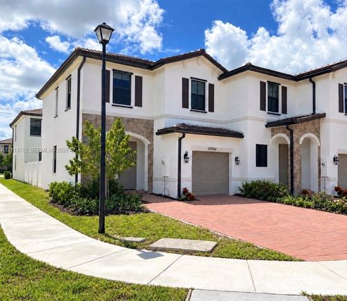 10906 W 33rd Ct, Hialeah, FL, 33018 | Card Image