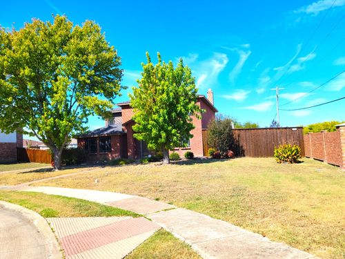 1003 Graystone Dr, Lancaster, TX, 75134-4621 | Card Image