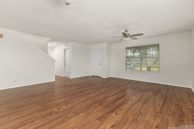 Entire house freshly painted | Image 6