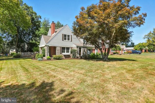 1901 Makefield Rd, YARDLEY, PA, 19067-3137 | Card Image