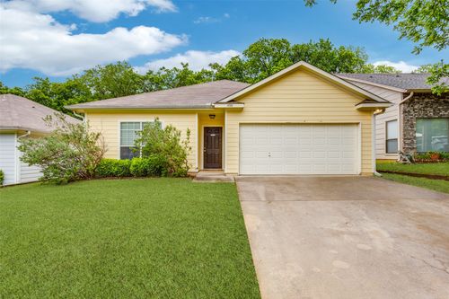 400 Stockard St, Lake Dallas, TX, 75065-2668 | Card Image