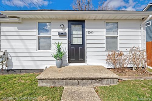 1160 Boston Ave, Waterford, MI, 48328-3712 | Card Image