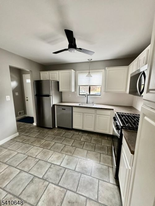 85 Shady Ln, Hamburg, NJ, 07419-9779 | Card Image