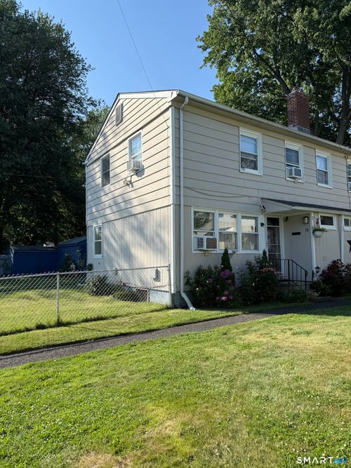 70 Fisher Ct, Stratford, CT, 06614-3724 | Card Image