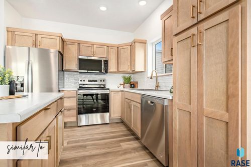 9109 W Counsel St Street, Sioux Falls, SD, 57106 | Card Image