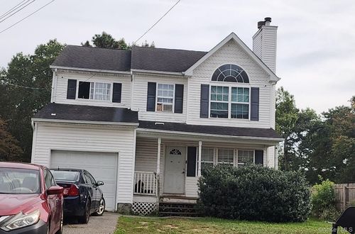 80 Patton Ave, Babylon, NY, 11704-1412 | Card Image