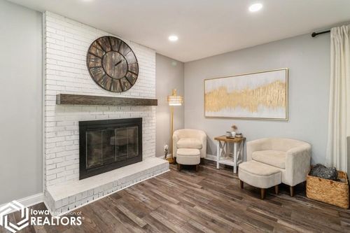 410 S East Ave, Baxter, IA, 50028-1018 | Card Image