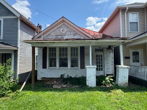 417 Keswick St, Clifton Forge, VA, 24422-1160 | Card Image