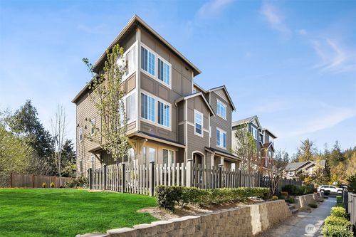 unit-100-37525 Se Fury St, Snoqualmie, WA, 98065-9595 | Card Image