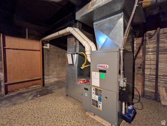 View of utility room | Image 19