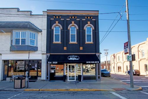153 W Main St, Loudonville, OH, 44842-1247 | Card Image