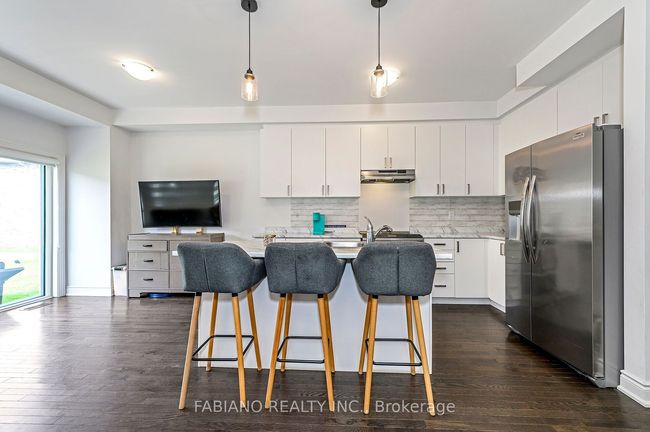 36 Autumn Dr, House attached with 3 bedrooms, 3 bathrooms and 1 parking in Wasaga Beach ON | Image 6
