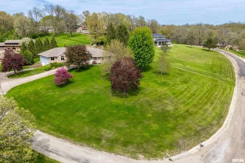 1 E Timberline Ct, Blue Grass, IA, 52726-9518 | Card Image