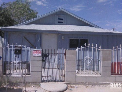 327 Olive Ave, Taft, CA, 93268 | Card Image