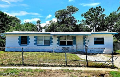 820 Berkshire Road, Daytona Beach, FL, 32117 | Card Image