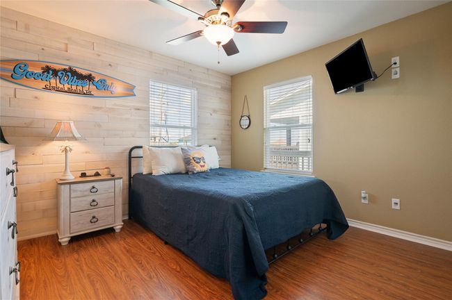 876 Kahla Dr, House other with 5 bedrooms, 2 bathrooms and 2 parking in Crystal Beach TX | Image 33