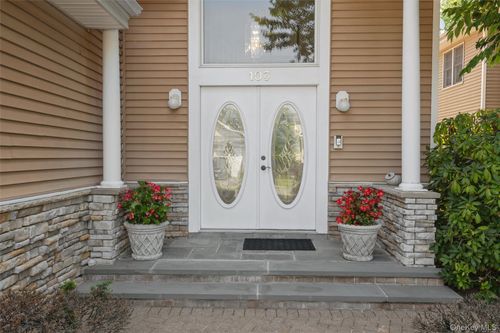 103 Redan Dr, Smithtown, NY, 11787-4463 | Card Image